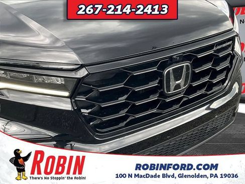 Used 2025 Honda Pilot Black Edition image 32