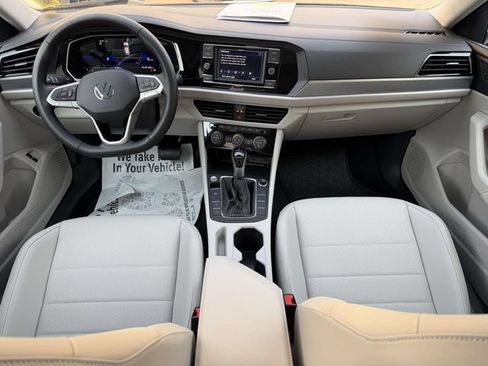 Certified 2023 Volkswagen Jetta SE w/ Panoramic Sunroof Package FWD image 14