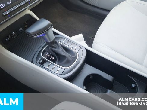 Used 2024 Hyundai Kona SEL image 9