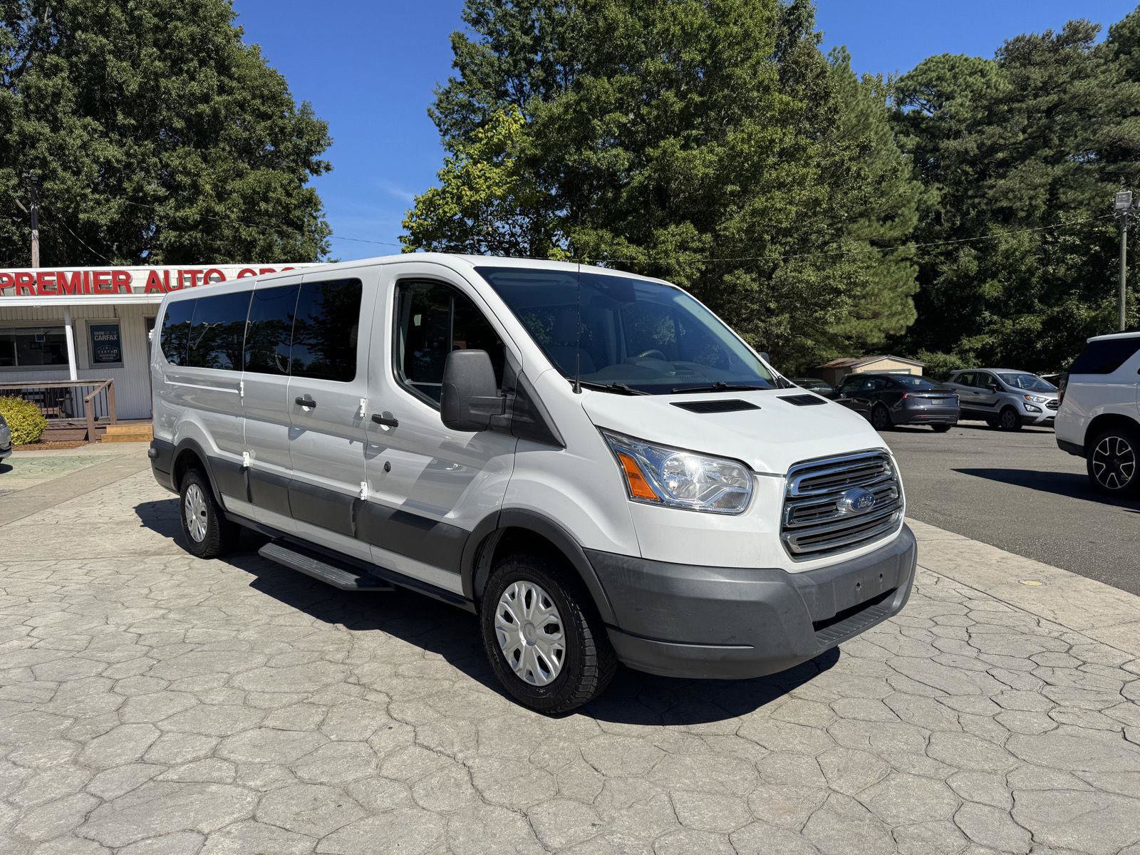 Used 2017 Ford Transit 350 XLT RWD image 1