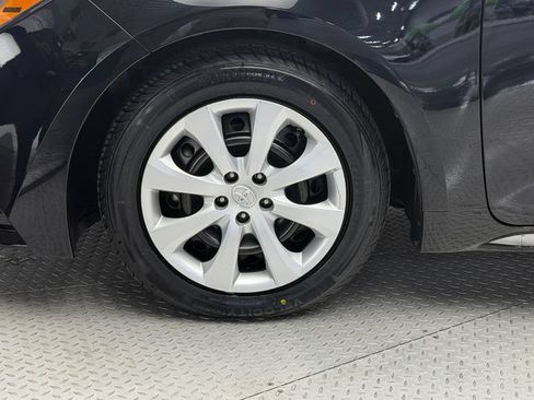Used 2023 Toyota Corolla LE FWD image 3