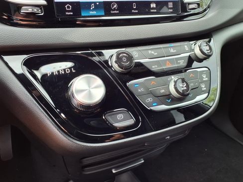 New 2026 Chrysler Voyager LX image 14