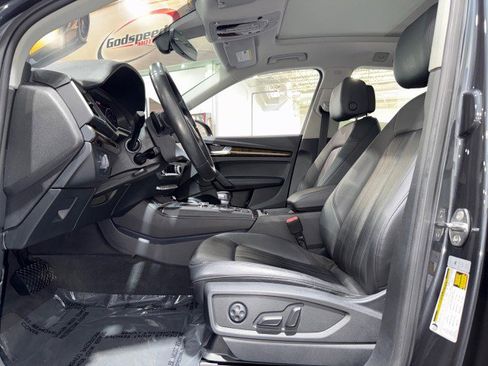 Used 2019 Audi Q5 2.0T Premium Plus w/ Premium Plus Package AWD/4WD image 12