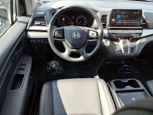 Certified 2025 Honda Odyssey EX-L image 9