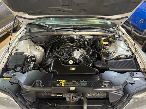 Used 2005 Lincoln LS image 9