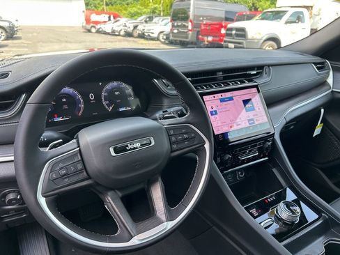 New 2025 Jeep Grand Cherokee L Limited image 54