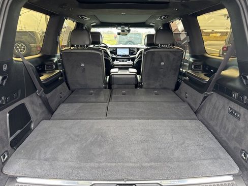 Used 2022 Jeep Grand Wagoneer Series II image 9