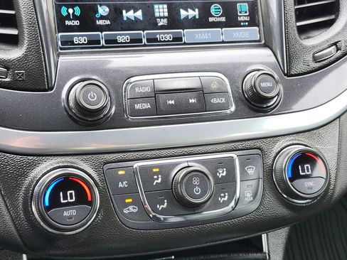 Used 2019 Chevrolet Impala LT w/ LT Convenience Package image 22