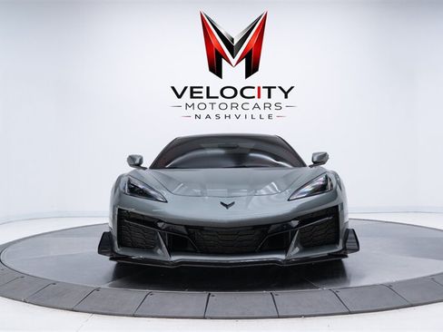 Used 2023 Chevrolet Corvette Z06 w/ Z07 Performance Package RWD image 3