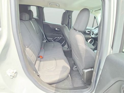 Used 2020 Jeep Renegade Latitude FWD image 19