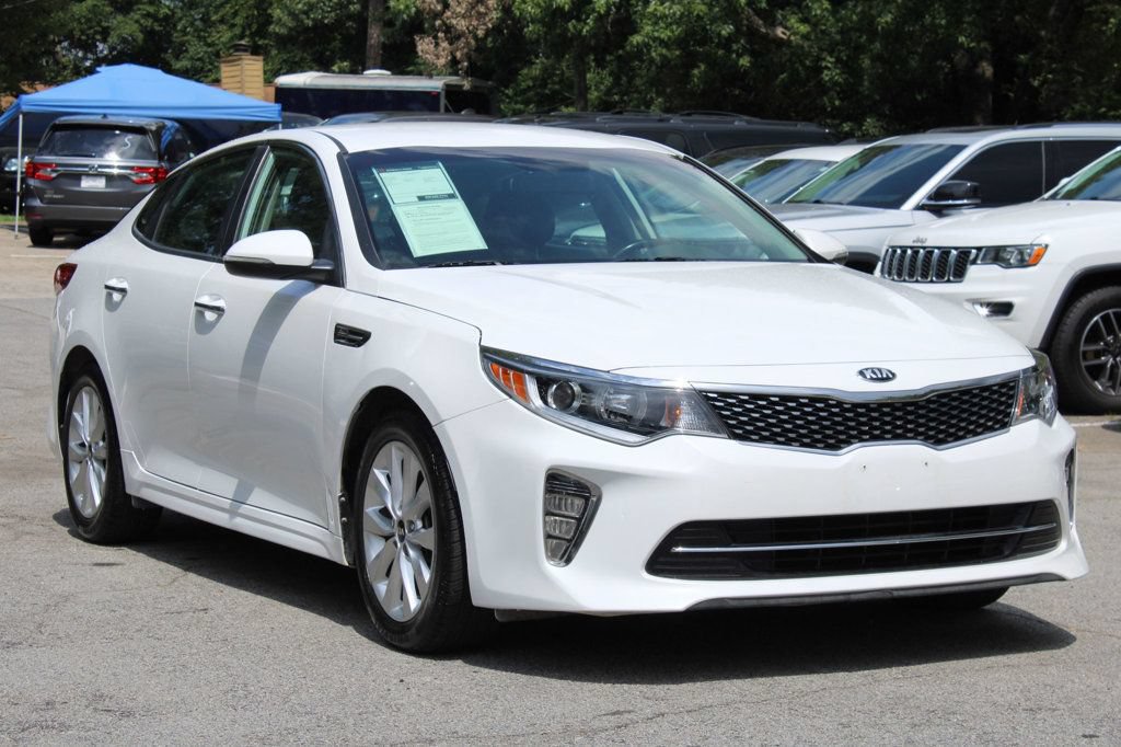 Used 2018 Kia Optima S FWD image 1