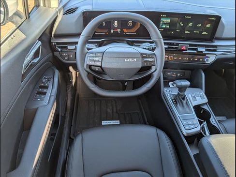 Used 2026 Kia Sportage EX FWD image 6