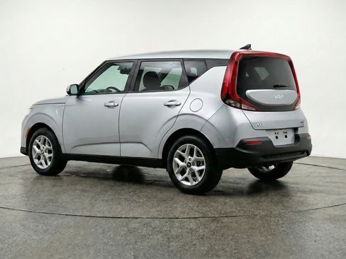 Used 2025 Kia Soul LX w/ LX Technology Package FWD image 6