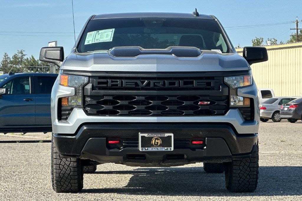 Used 2025 Chevrolet Silverado 1500 Custom Trail Boss AWD/4WD image 9