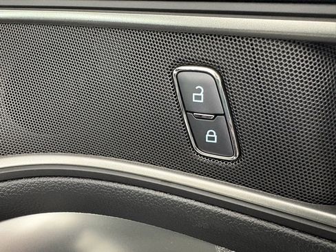 Used 2019 Ford Explorer XLT w/ Equipment Group 201A image 37