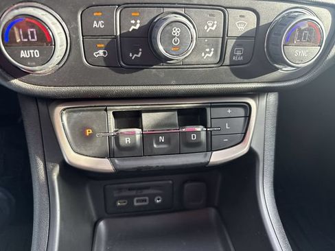 Used 2022 GMC Terrain Denali w/ LPO, Floor Liner Package AWD/4WD image 16