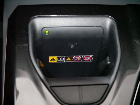 Certified 2026 Toyota Crown AWD/4WD image 28