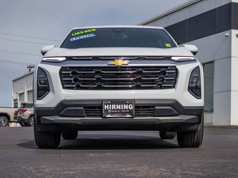 Used 2025 Chevrolet Equinox LT AWD/4WD image 34