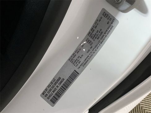 Used 2025 Chrysler Pacifica Limited image 40