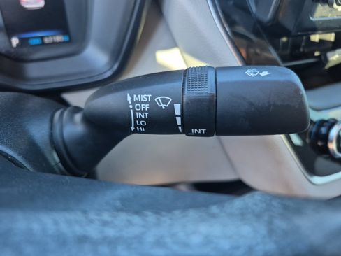 Used 2022 Toyota Corolla LE FWD image 33