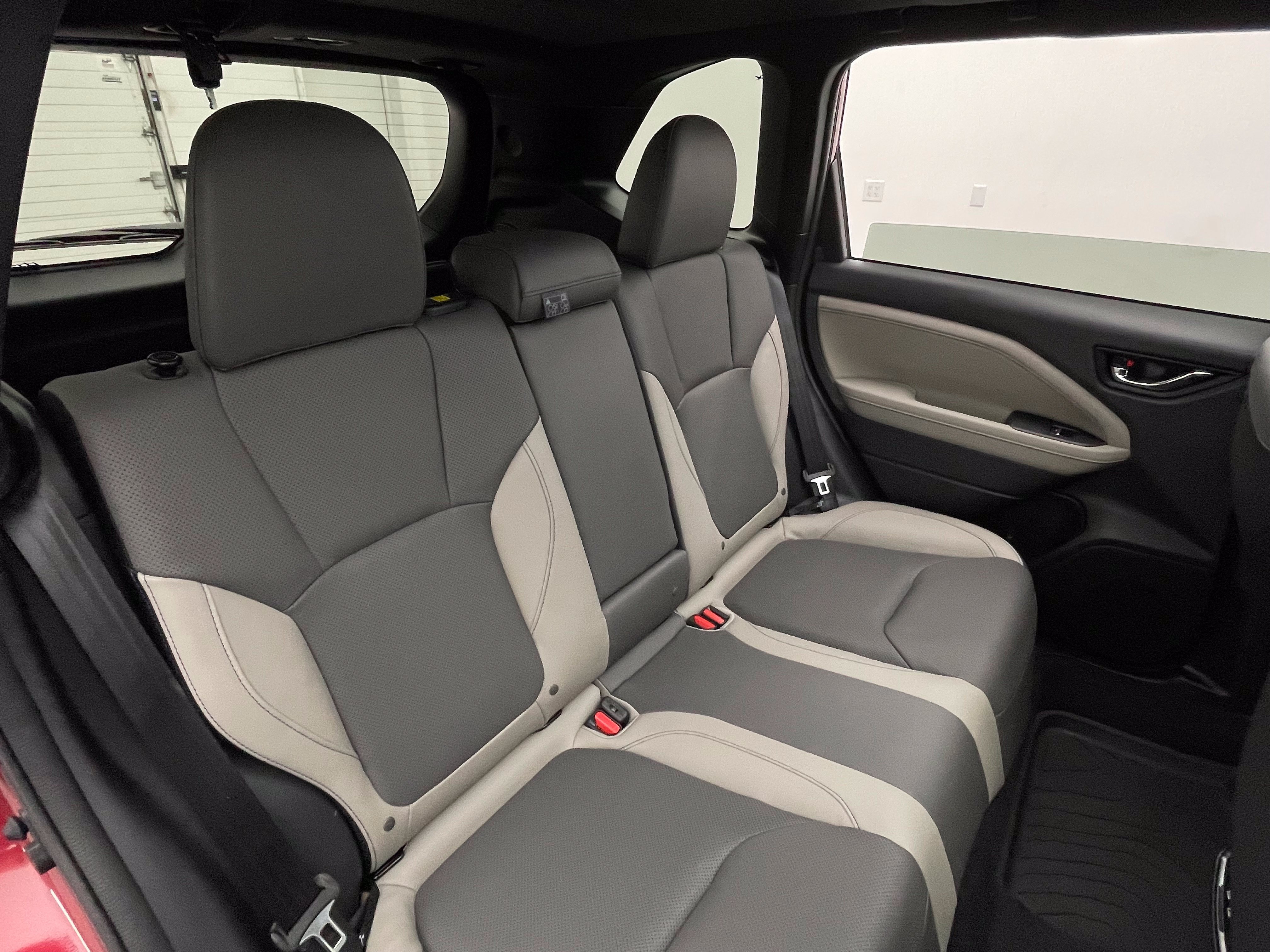 Used 2025 Subaru Forester Limited AWD/4WD image 40