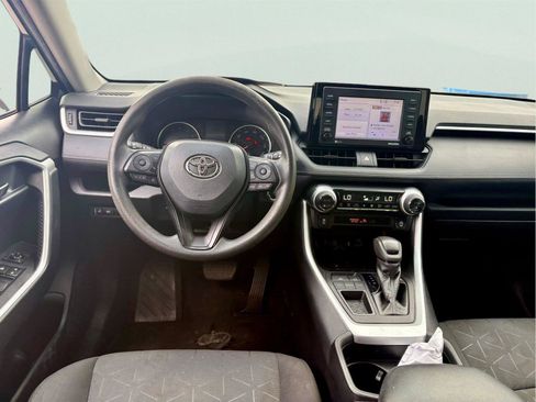 Used 2021 Toyota RAV4 XLE FWD image 8