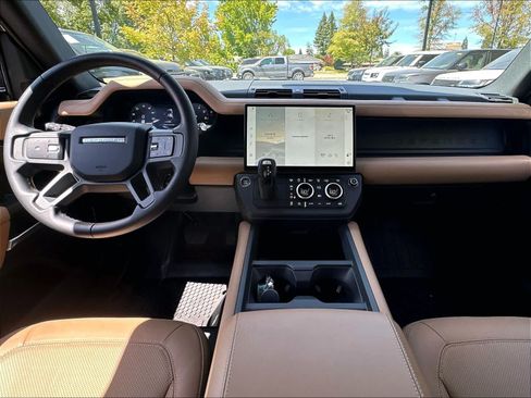 Used 2026 Land Rover Defender 110 X-Dynamic SE AWD/4WD image 18