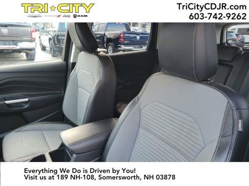 Used 2019 Ford Escape SE image 18