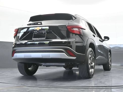 Used 2025 Chevrolet Trax LT FWD image 56