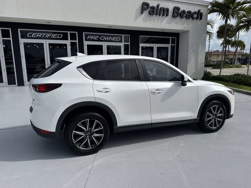 Used 2018 MAZDA CX-5 Touring w/ Preferred Equipment Package FWD image 4