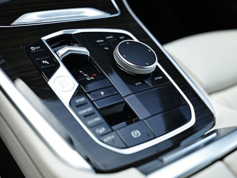 Used 2024 BMW X5 xDrive40i w/ M Sport Package image 39