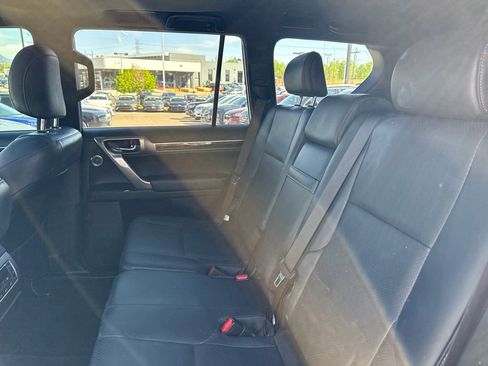 Used 2020 Lexus GX 460 Luxury w/ Off Road Package AWD/4WD image 30