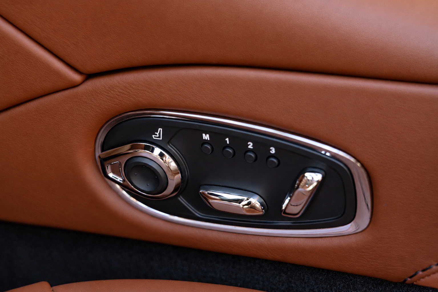 Used 2019 Aston Martin DB11 Volante RWD image 36