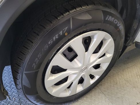 Used 2020 Nissan Rogue S FWD image 31