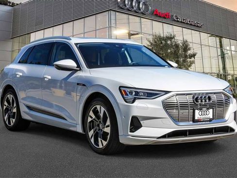 Used 2023 Audi e-tron Premium Plus w/ Premium Plus Package image 5