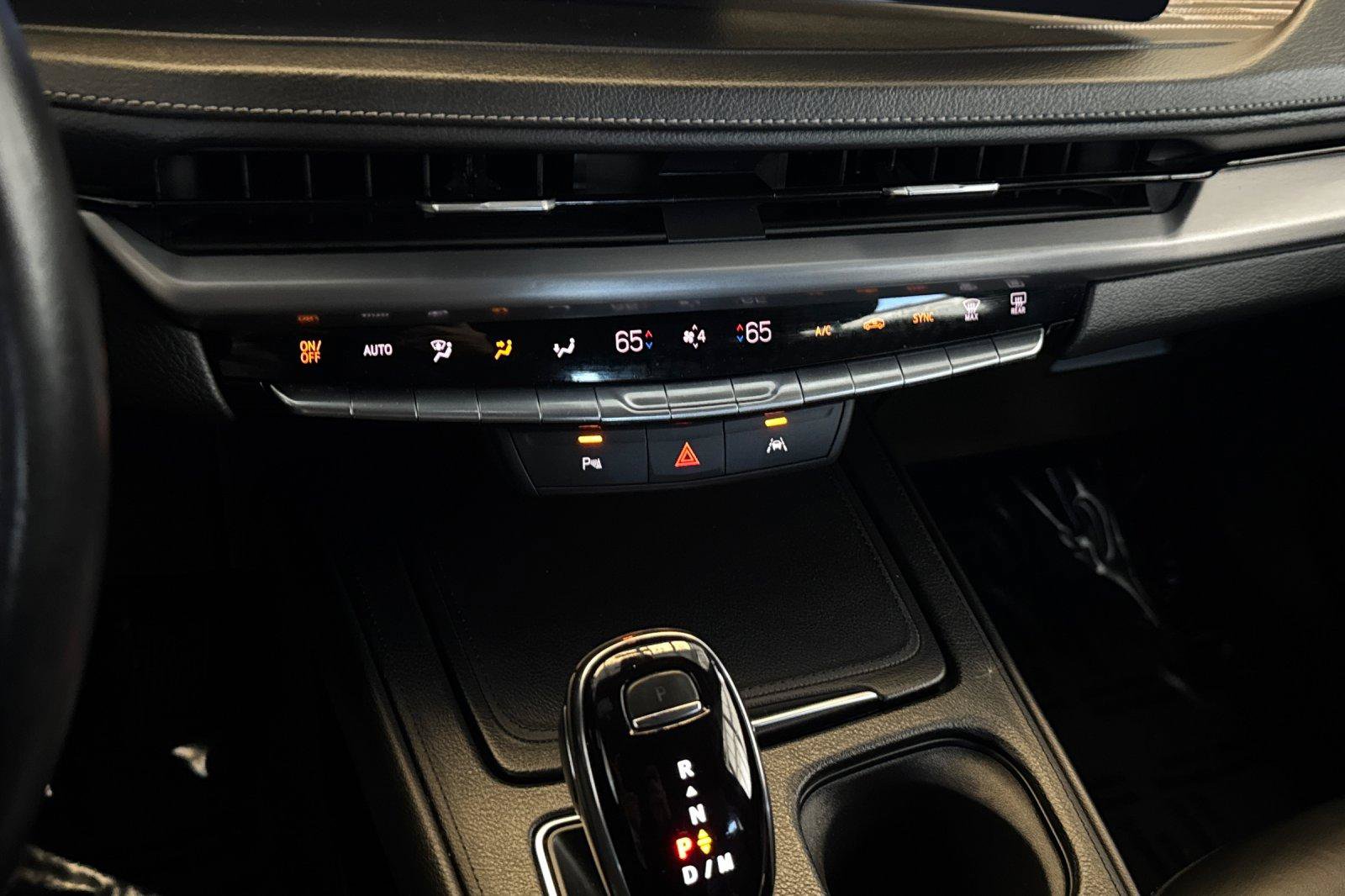 Used 2025 Cadillac XT4 Premium Luxury FWD image 24