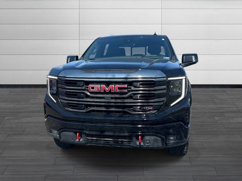 Used 2024 GMC Sierra 1500 AT4 w/ Technology Package AWD/4WD image 9