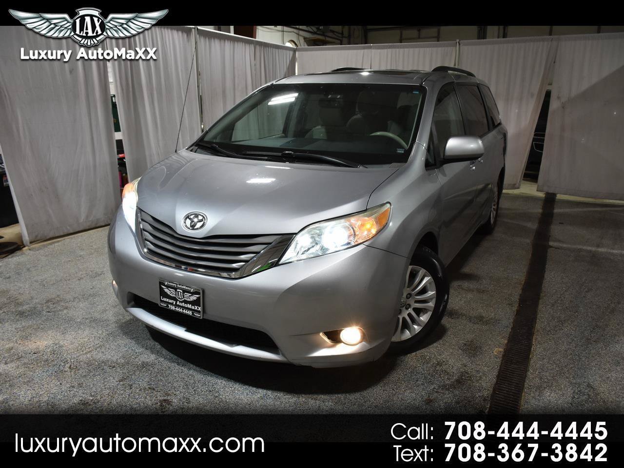Used 2012 Toyota Sienna XLE FWD image 1