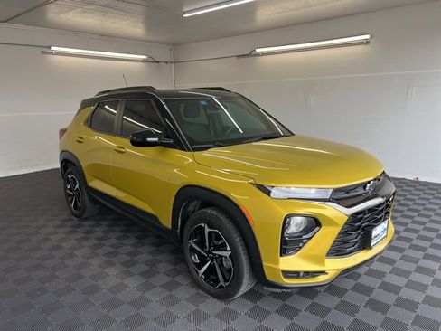 Used 2023 Chevrolet TrailBlazer RS w/ Sun and Liftgate Package image 2