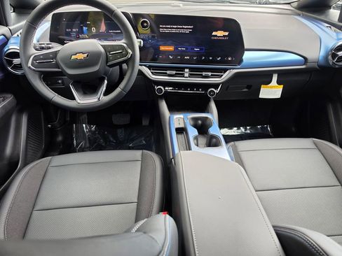 New 2026 Chevrolet Equinox EV LT AWD/4WD image 18