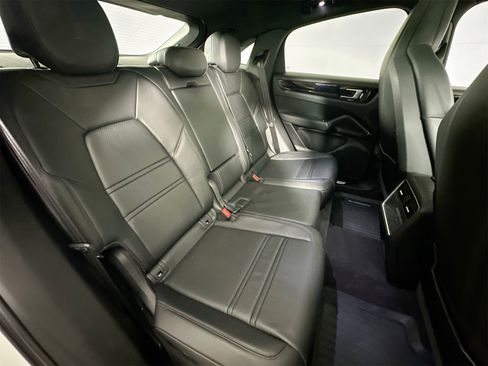 Certified 2023 Porsche Cayenne Coupe image 27