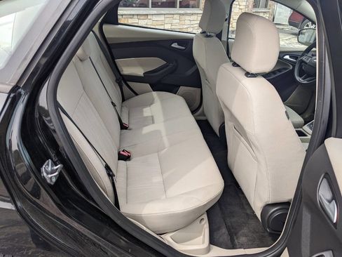 Used 2015 Ford Focus SE FWD image 16