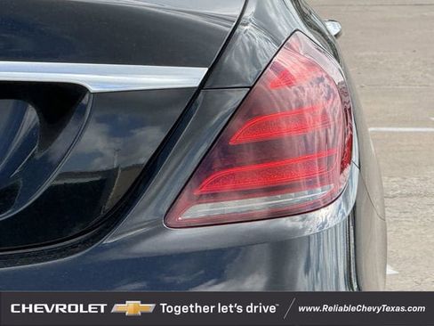 Used 2018 Mercedes-Benz S 560 Sedan image 8