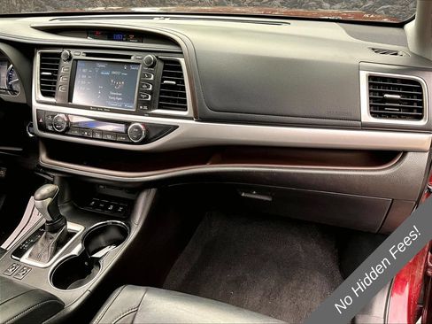 Used 2017 Toyota Highlander XLE w/ Protection Package #3 AWD/4WD image 15