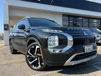 Used 2023 Mitsubishi Outlander SEL video 2