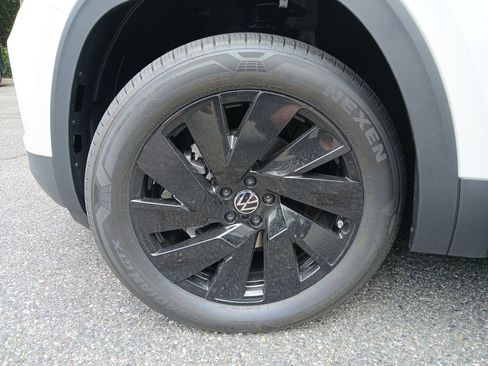 New 2026 Volkswagen Atlas Cross Sport SE image 26