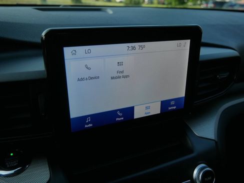 Used 2020 Ford Explorer XLT AWD/4WD image 25
