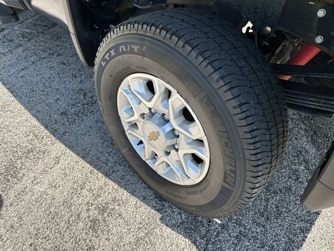 Used 2024 Chevrolet Silverado 3500 LT w/ Safety Package image 11