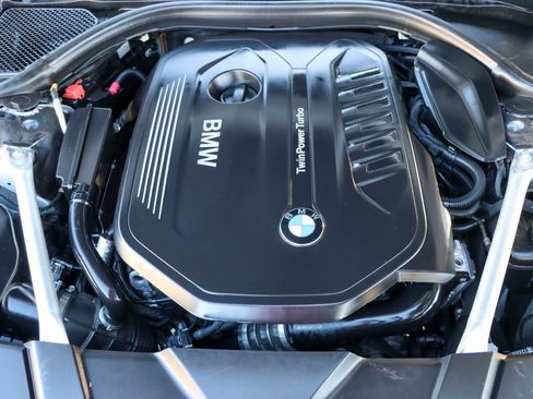 Used 2019 BMW 740i w/ Executive Package image 41