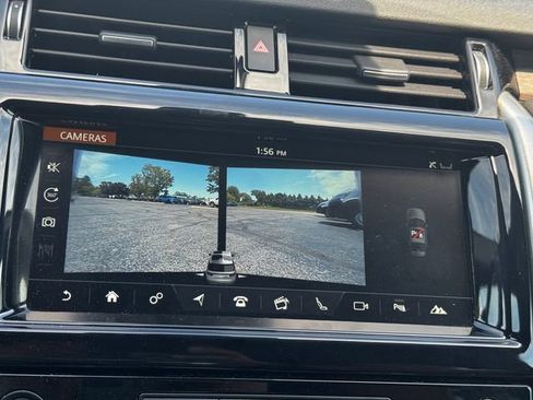 Used 2017 Land Rover Discovery HSE AWD/4WD image 37